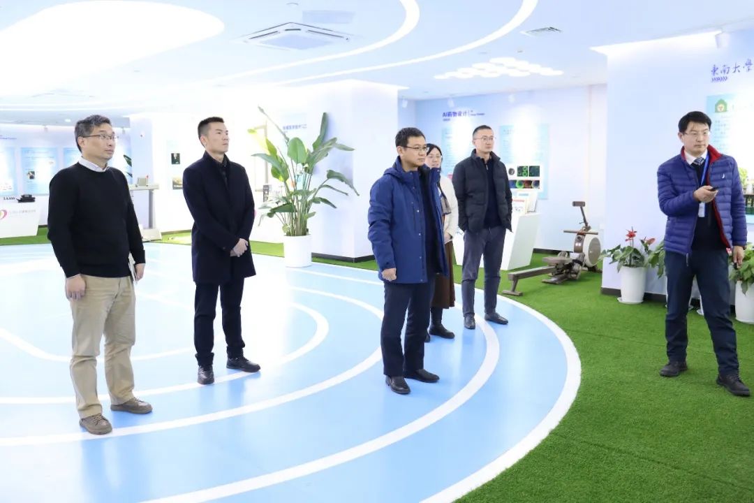 江宁区副区长吴凌尧一行来研究院考察调研